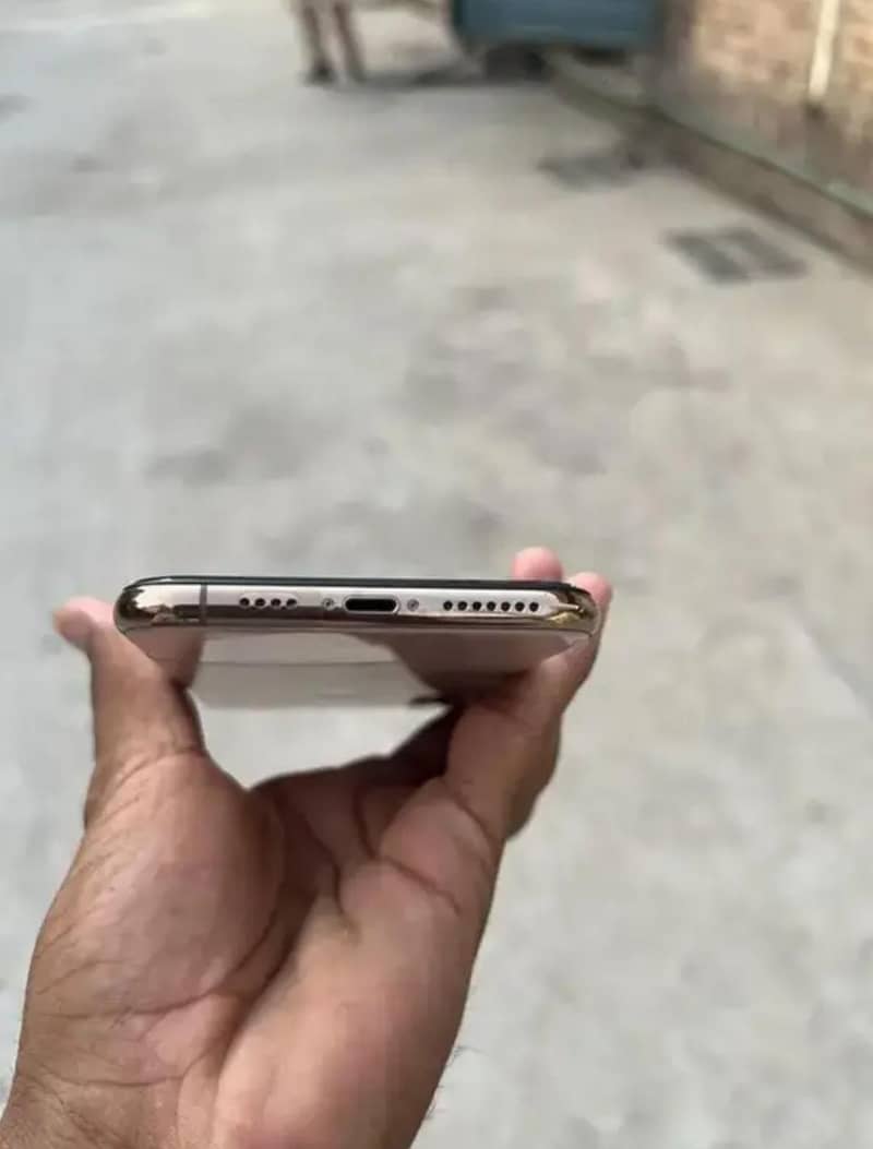 iphone xs max 1
