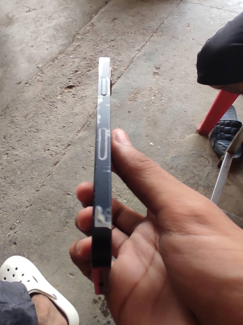 Apple iPhone 12 3