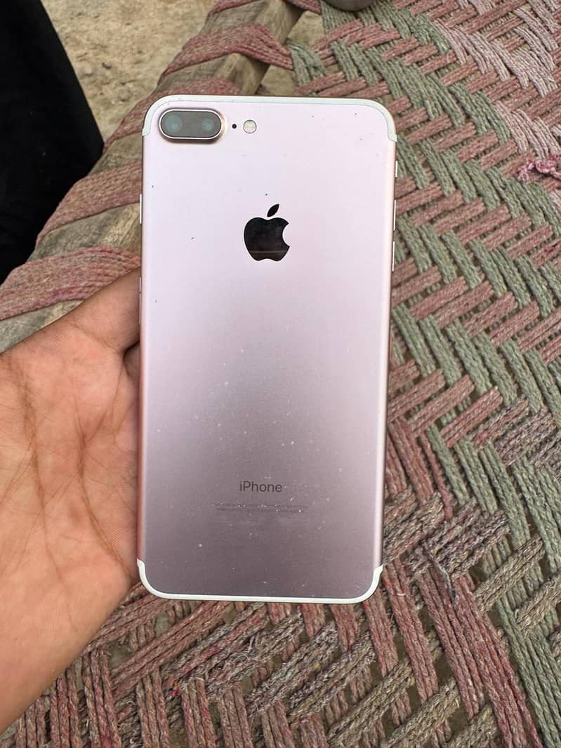 Apple iPhone 7 Plus 1