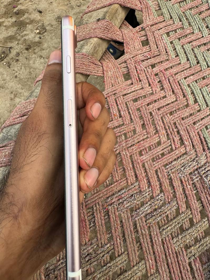 Apple iPhone 7 Plus 4