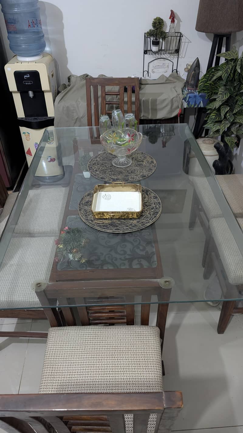 Dining Table 0