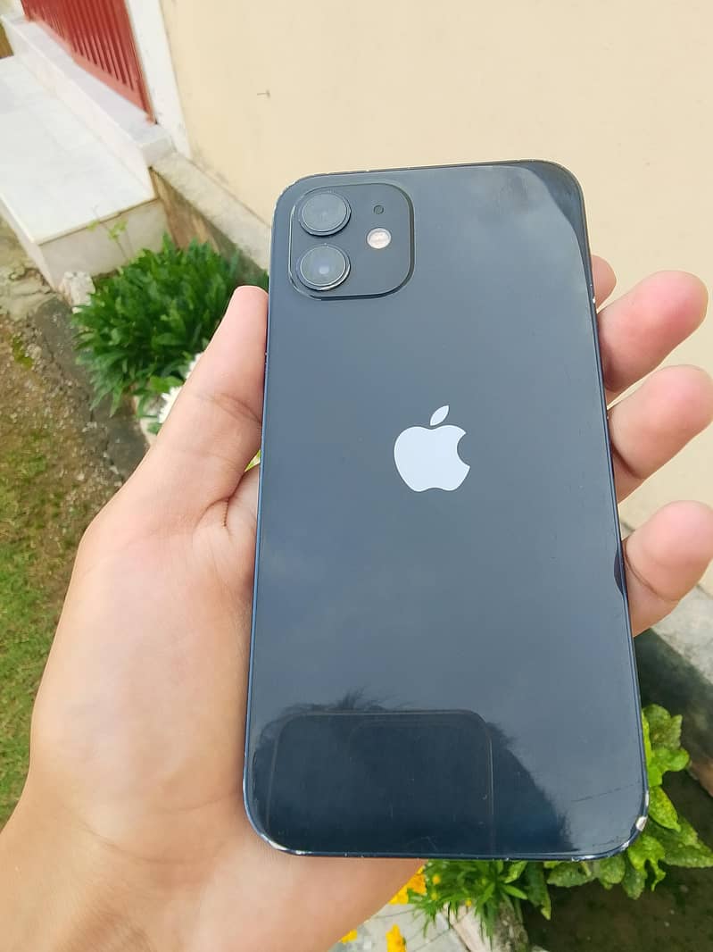 Apple iPhone 12 4