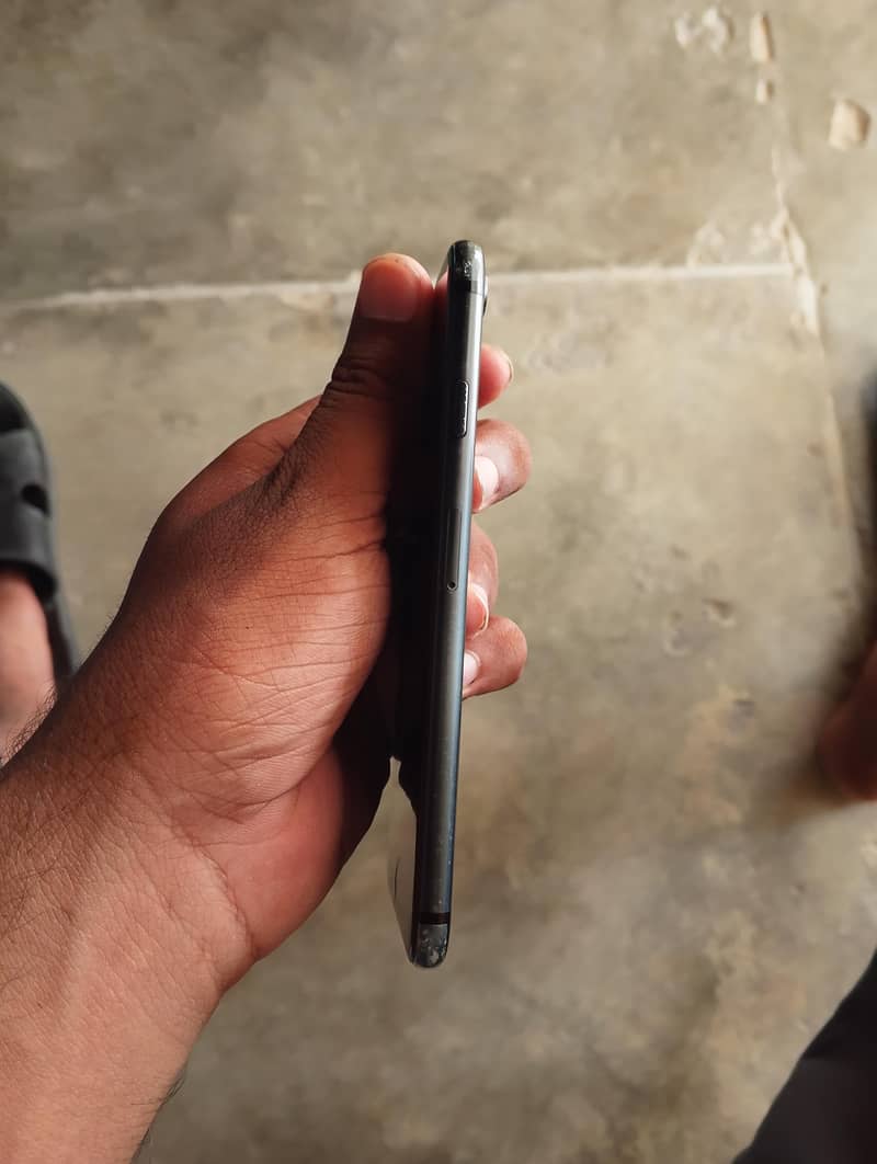 Apple iPhone 7 4