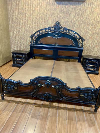 Bed, side tables, dressing table