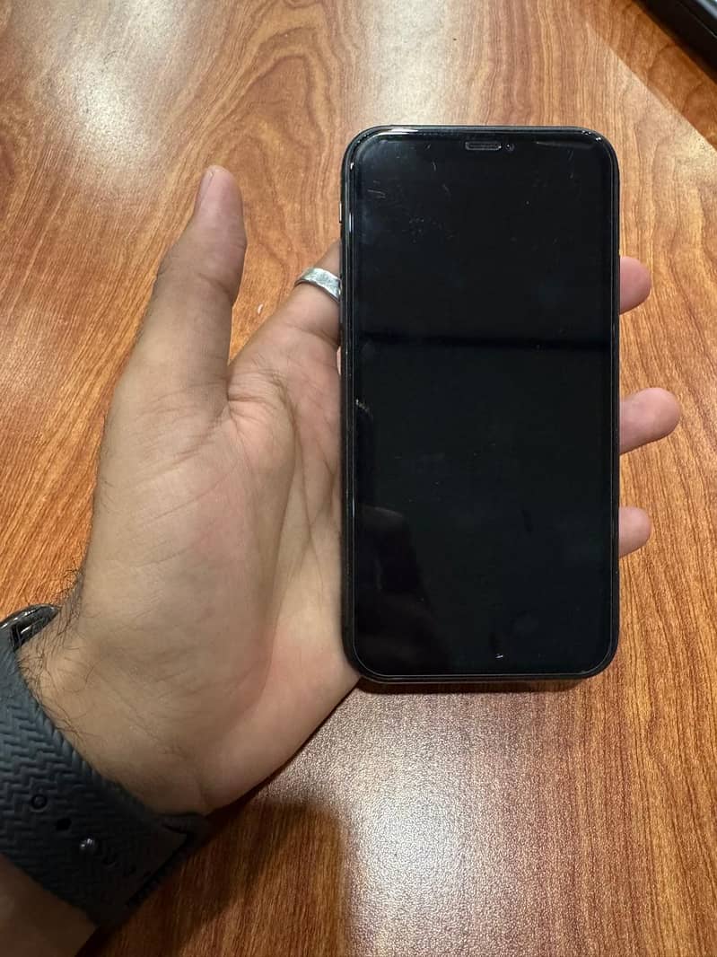 Apple iPhone 11 4