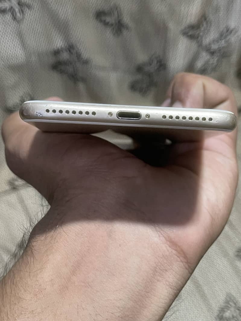 Apple iPhone 7 Plus 3