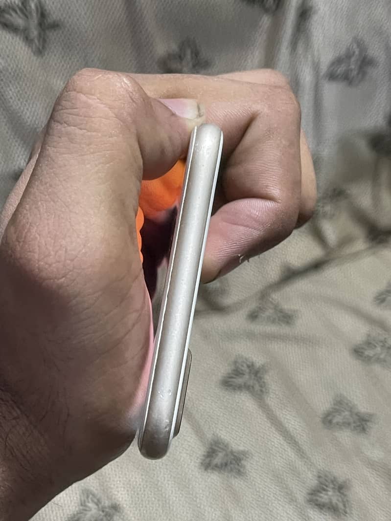 Apple iPhone 7 Plus 4