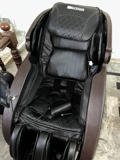JC Buckman Full Body Massage Chair