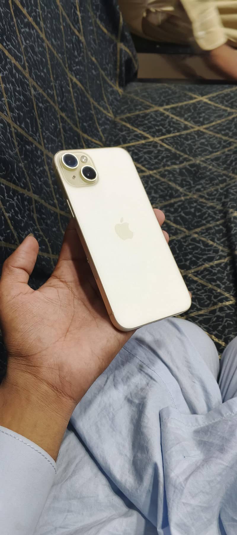Apple iPhone 15 plus 1