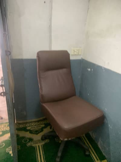 office table and chair phone number 03216409009
