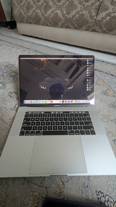Macbook Pro 2017 15” With Touch Bar (i7, 16/256 Gb)