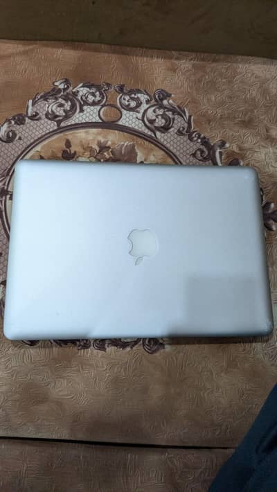 MACBOOK PRO 2 SILVER GRY COLOUR with charger