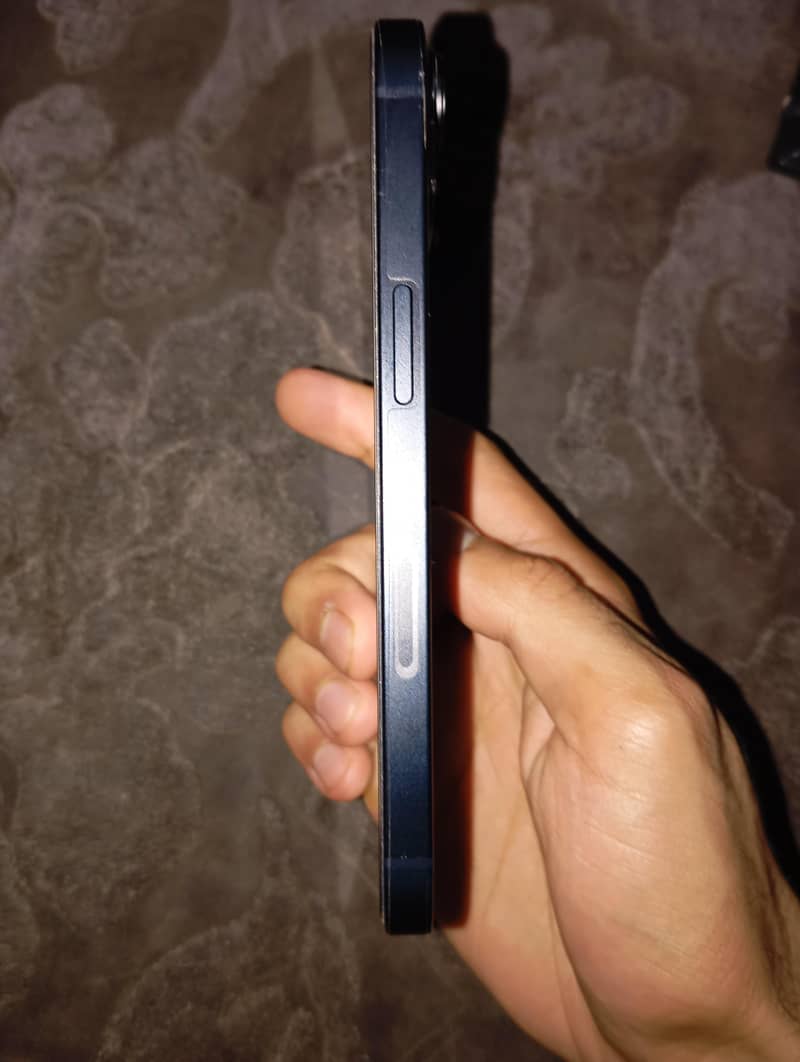 Apple iPhone 13 1