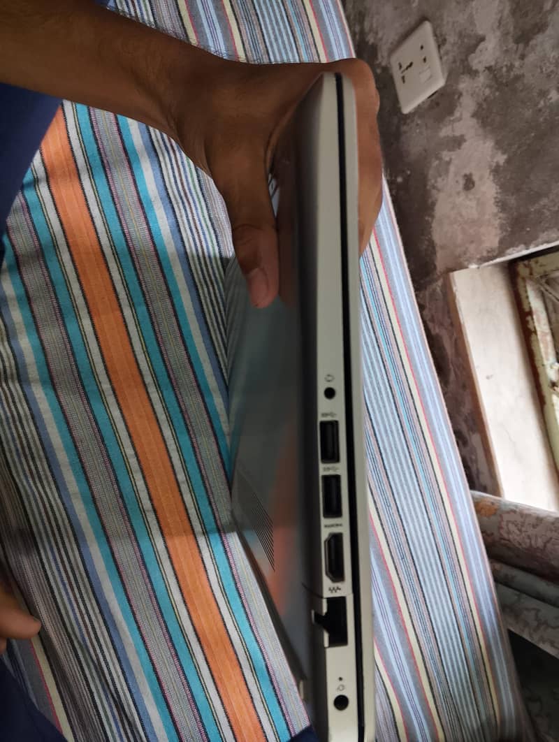 HP 14s 2
