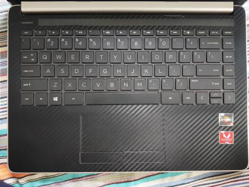 HP 14s 4