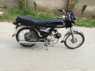 United CD 70 2015 model Islamabad number 03125848299