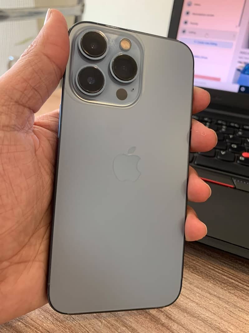 Apple iPhone 13 Pro 1