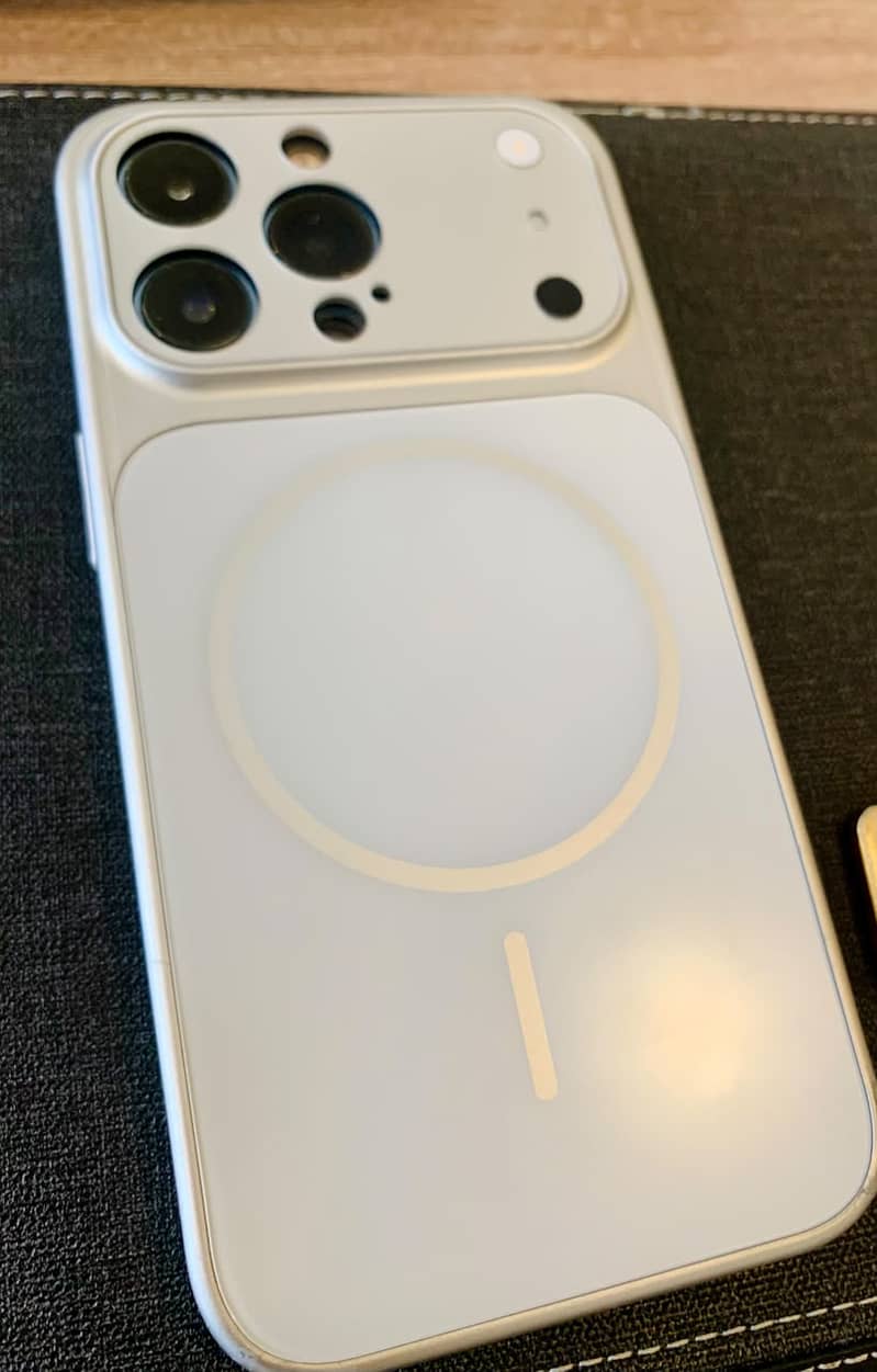 Apple iPhone 13 Pro 2
