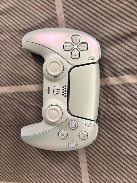 PS5 Controller Chroma Pearl 1