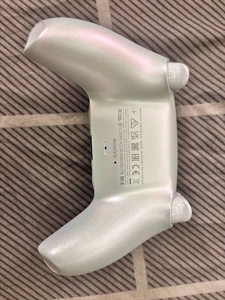 PS5 Controller Chroma Pearl 4