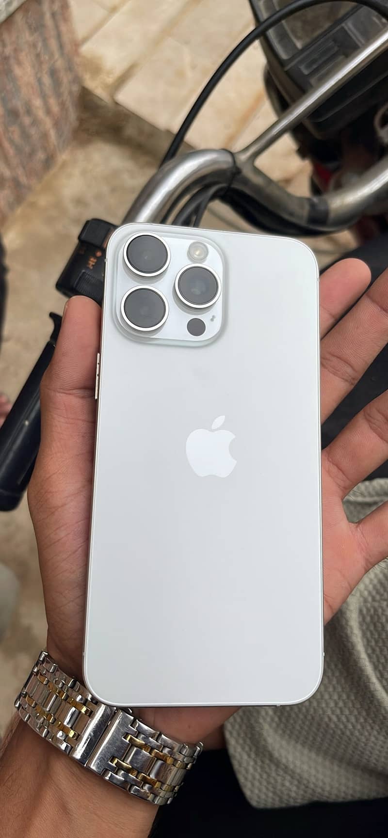 Apple iPhone 15 Pro Max 0