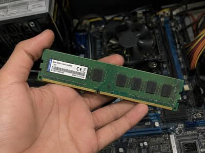 i7 4790 -- H81 motherboard -- Intel cooler