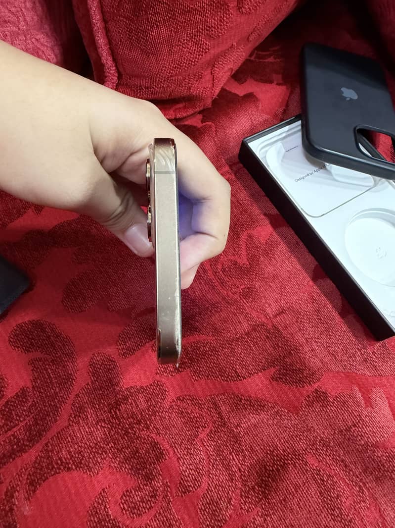 Iphone 12 pro max 2