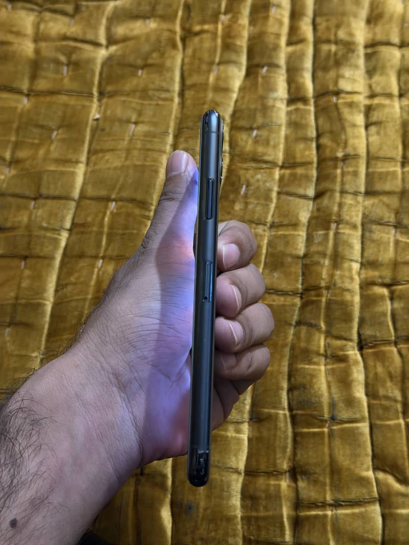 Apple iPhone 11 Pro Max 3