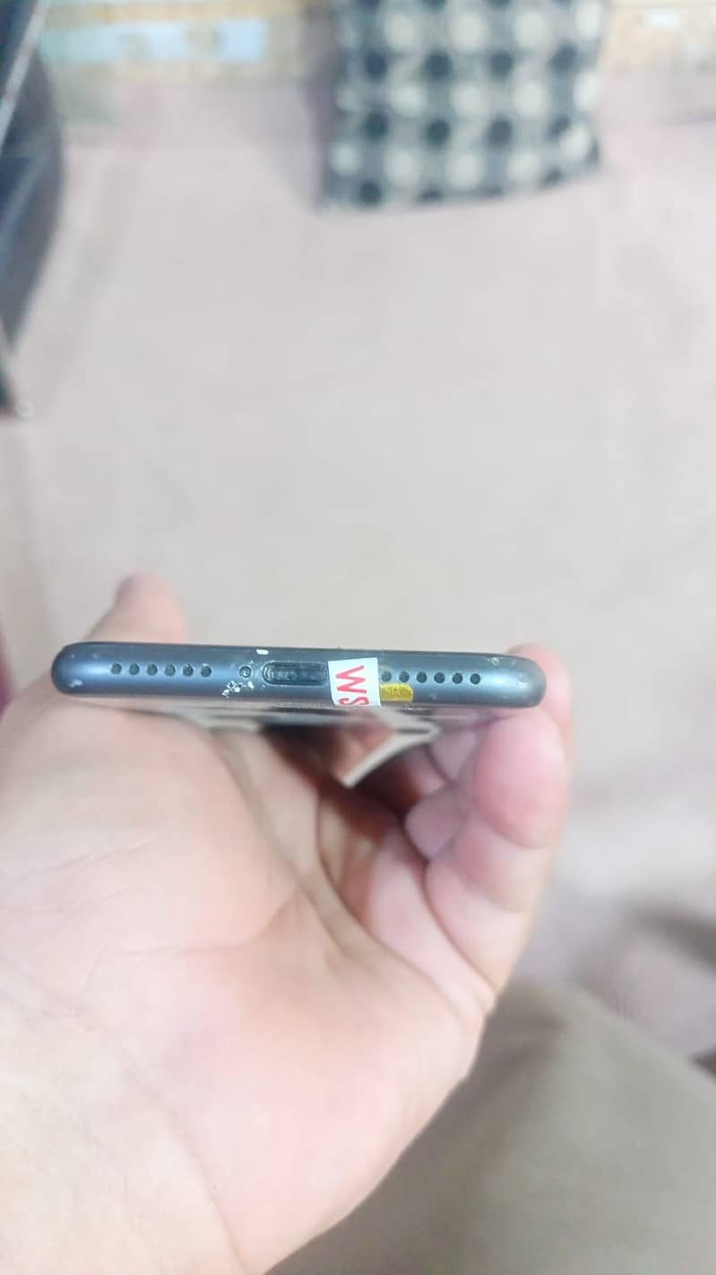 Apple iPhone 8 0