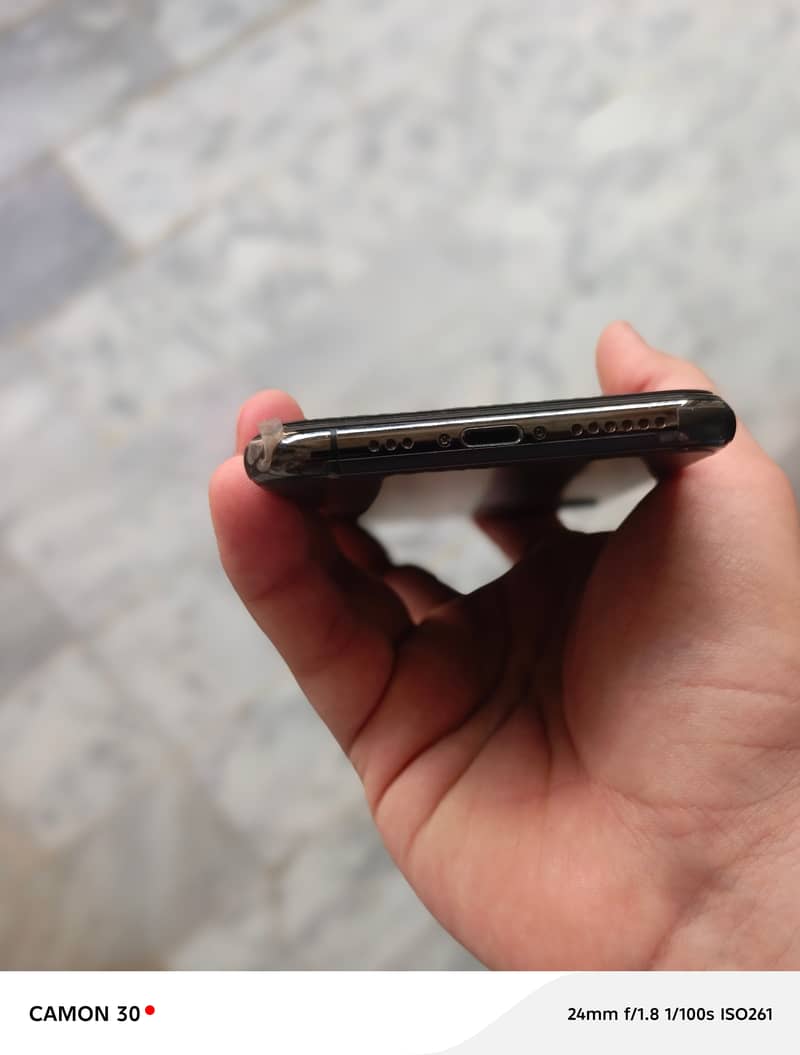 Apple iPhone XS 6