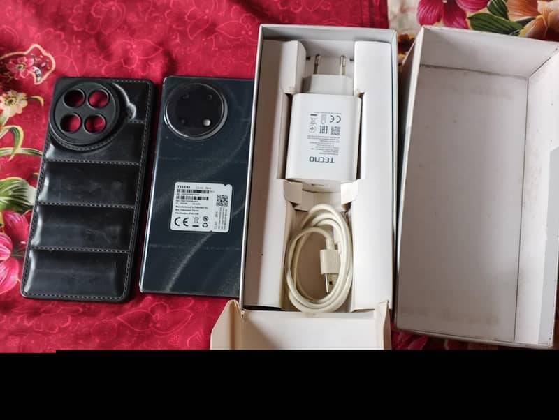 Tecno CAMON 30S 7