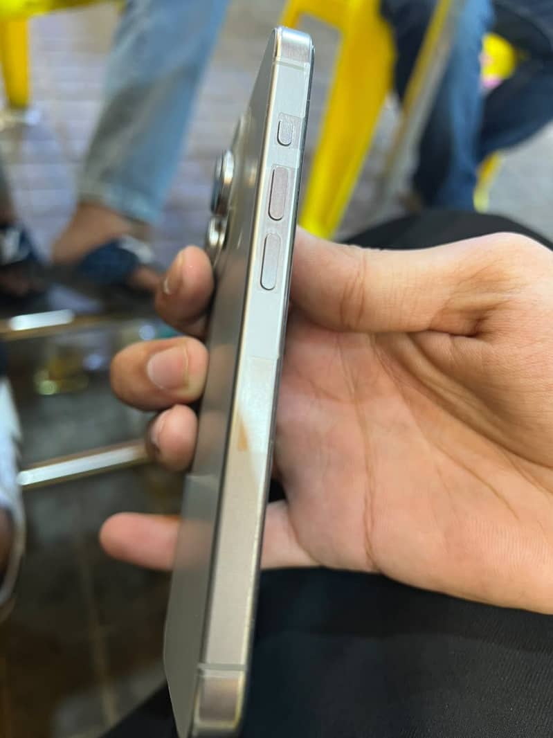 Apple iPhone 15 Pro 2