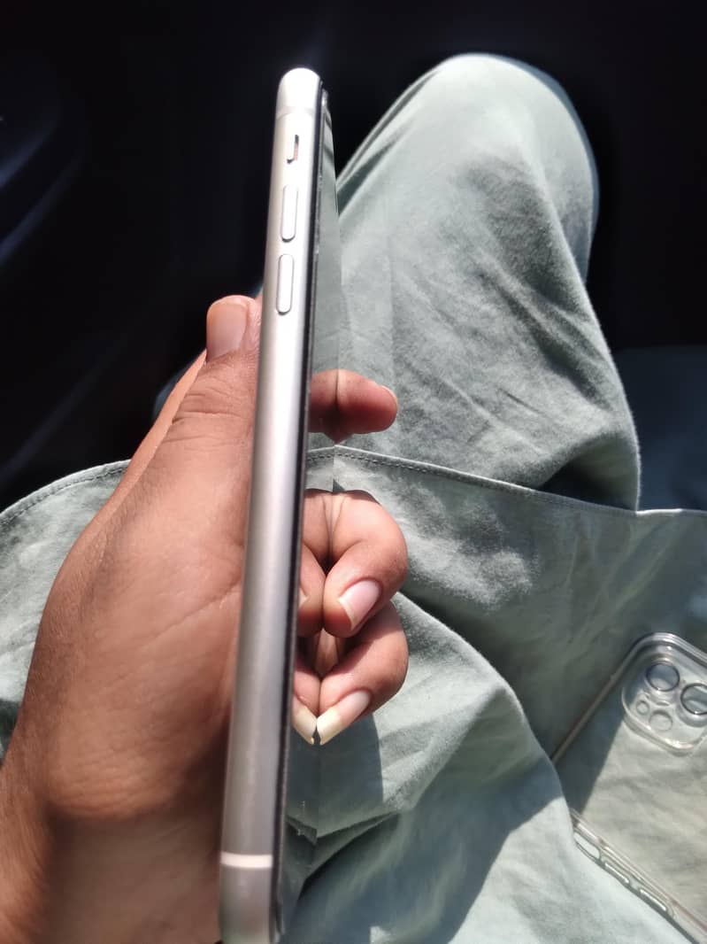 Apple iPhone 11 1