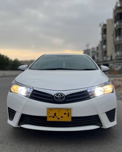 Toyota Corolla Altis 2015 White Color New Alloyrims tyres original