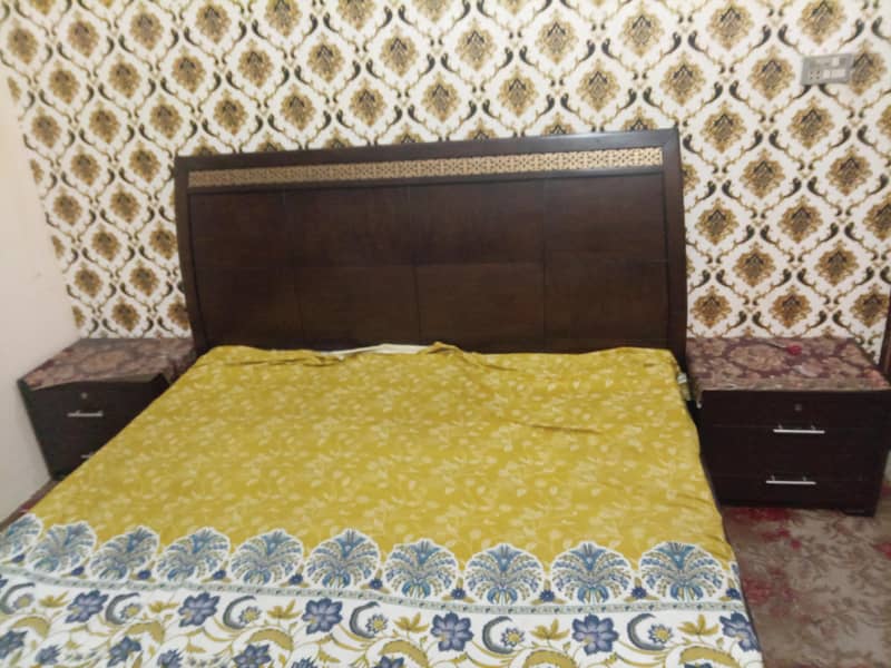 bed and dressing 0