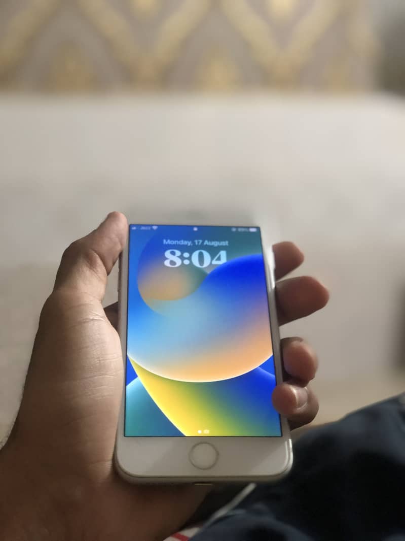 Apple iPhone 8 0