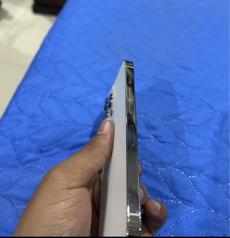 Apple iPhone 13 Pro 3