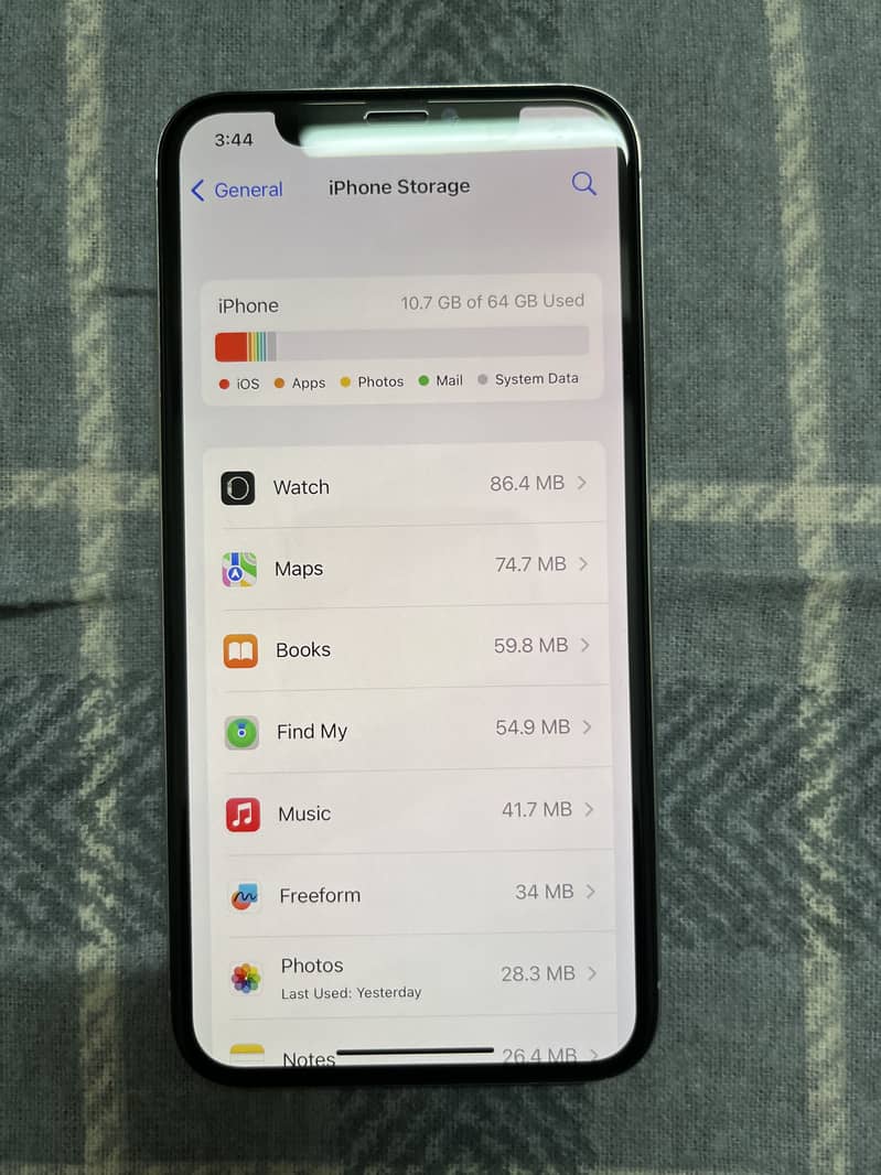 Apple iPhone X 4