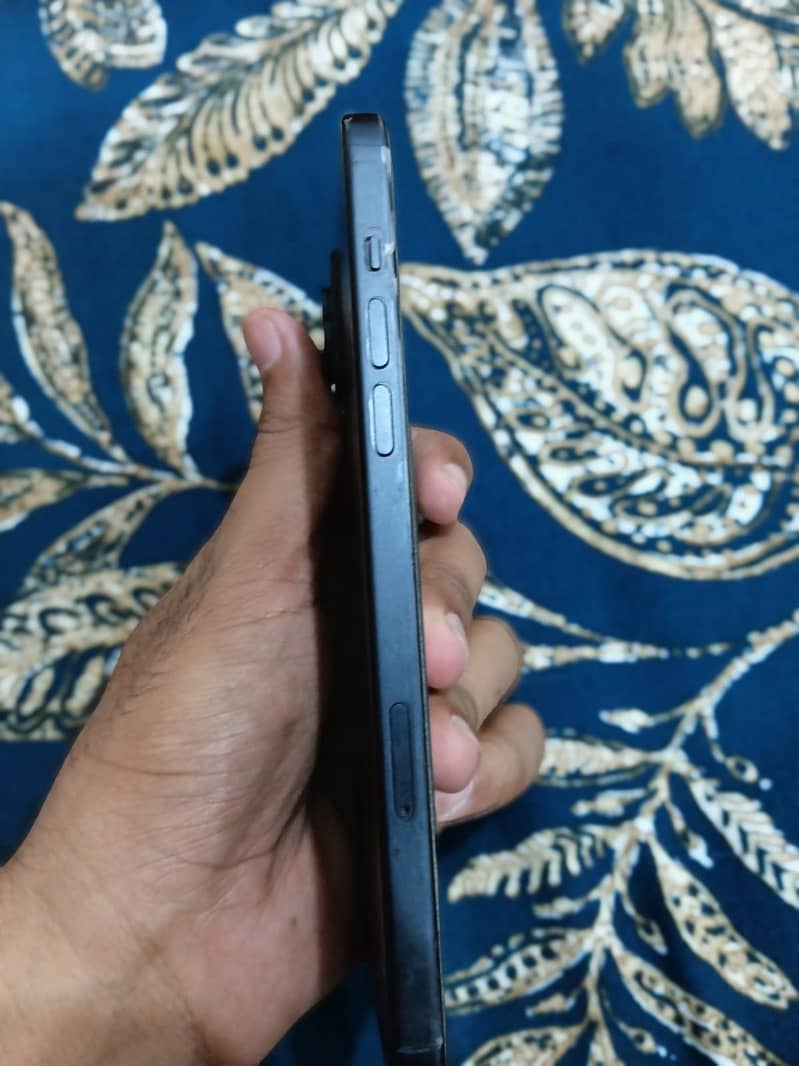 Apple iPhone 15 plus 1