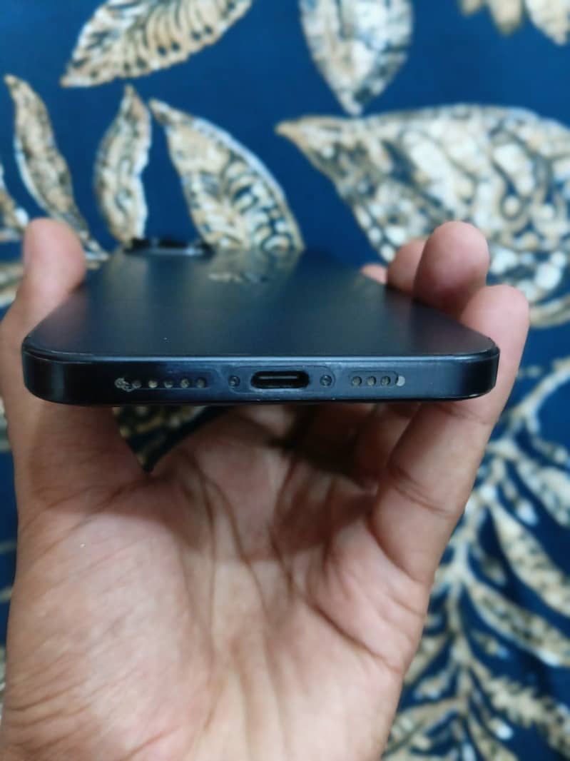 Apple iPhone 15 plus 3