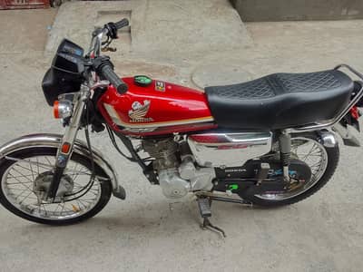 Honda 125 Self Start Silver Addition Brand New Condition Bike