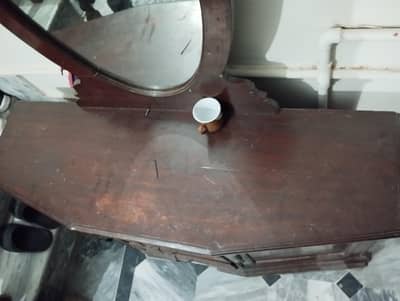 Wooden Dressing Table in Good condition
