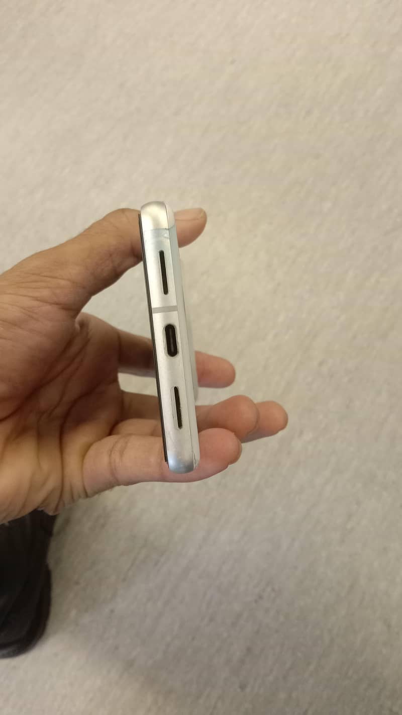 Google Pixel 7 5