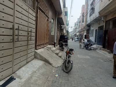 2.5 Marla Triple Storey House For Rent
