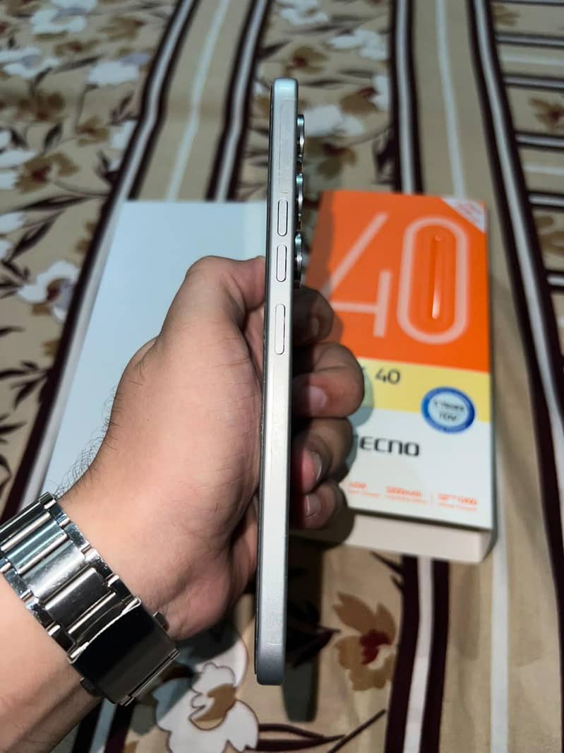 Tecno spark 40 pro Box pulled. 1