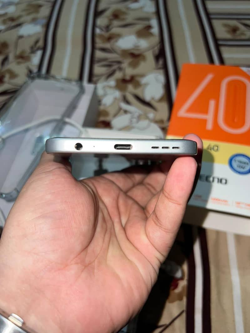 Tecno spark 40 pro Box pulled. 3
