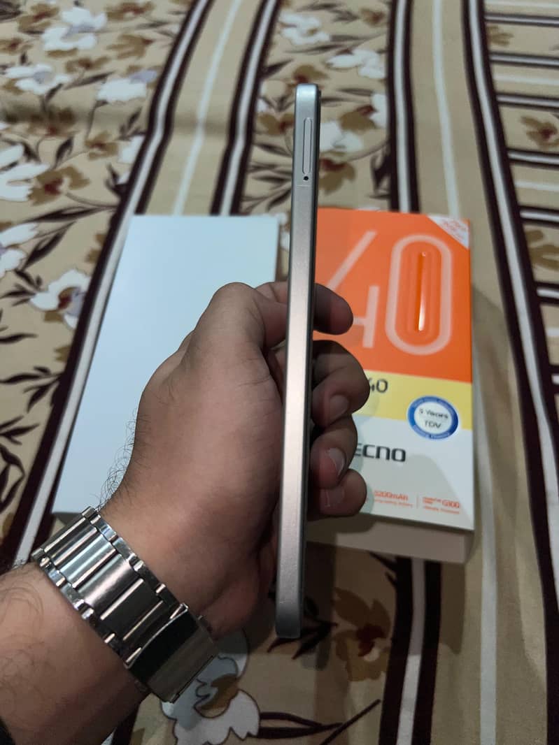 Tecno spark 40 pro Box pulled. 5