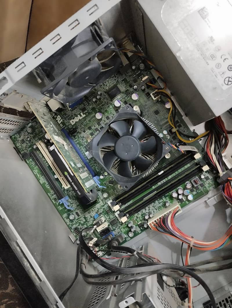 GAMING COMPUTER 4