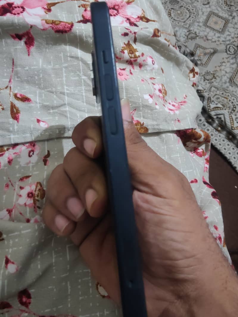 Apple iPhone 13 1