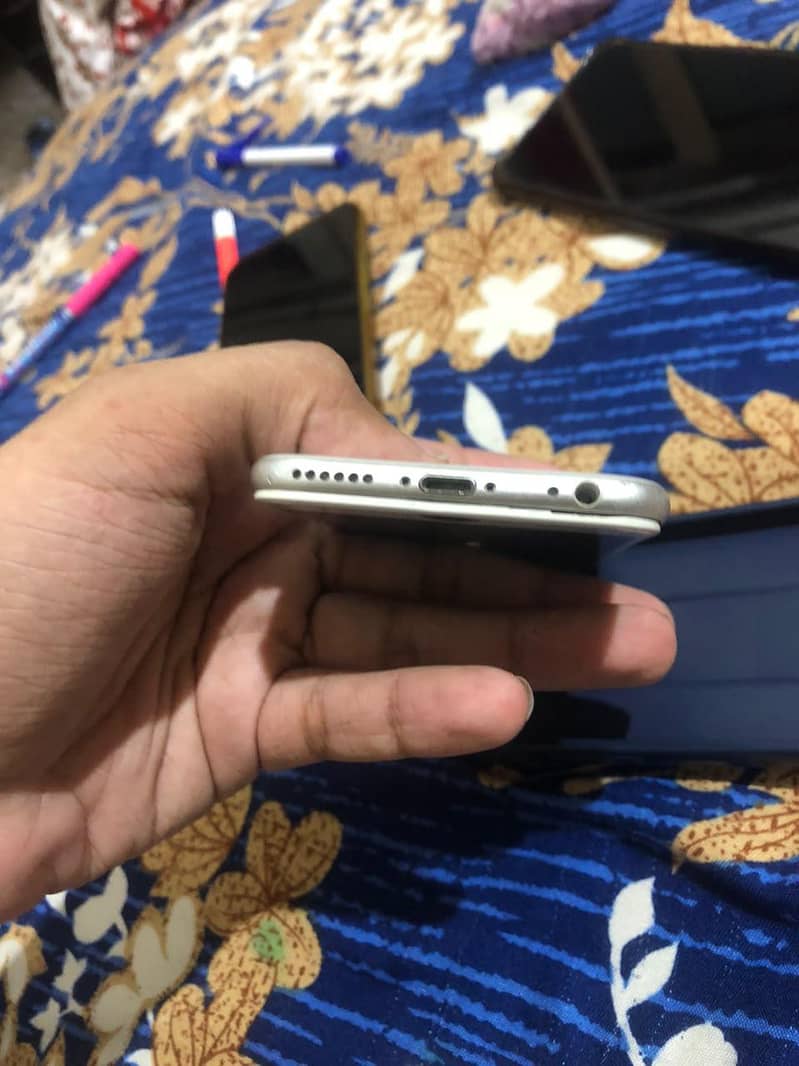Apple iPhone 6 2